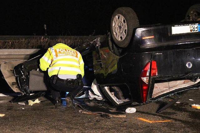 Mutter und Kind sterben bei Unfall auf der Autobahn