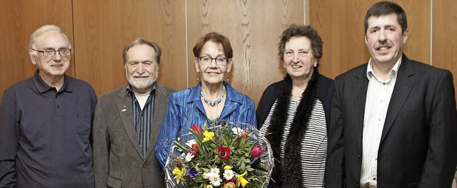 Fr  40 und 50 Jahre wurden Mitglieder...d ihr Stellvertreter  Michael Hilgert   | Foto: Heidi Fssel