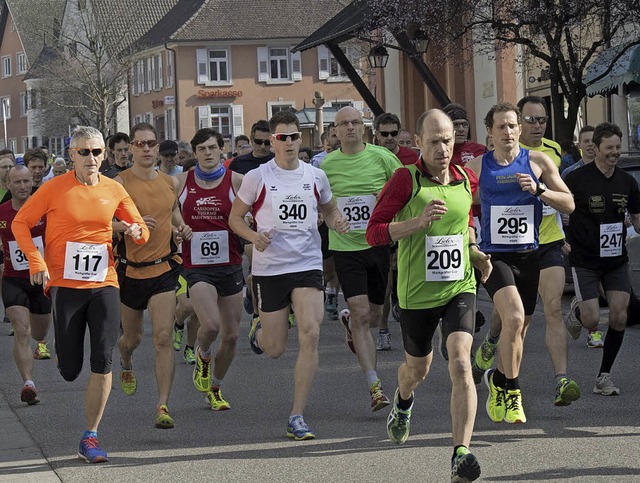 Laufen macht Spa: ber 300 Laufsportl...f einer Distanz von 550 Metern maen.   | Foto: Volker Mnch