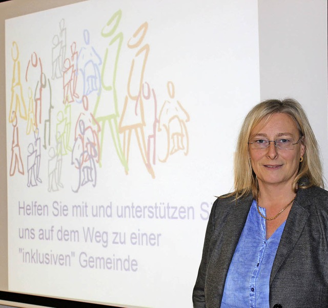 Inklusionsvermittlerin Christina Cleme...ng des Gottenheimer Gemeinderats vor.   | Foto: Schneberg