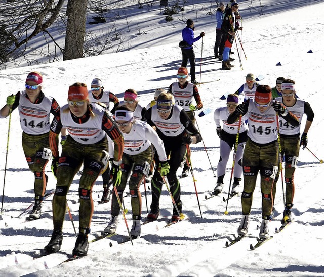 Massenstart: Bei sonnigem Frhlingswet...Kilometer lange Runden zu absolvieren.  | Foto: helmut junkel