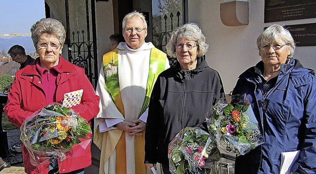 Mesnerwechsel: Pfarrer Matthias Kirner...auer und Rosmarie Berger (von links).   | Foto: Hansjrg Bader
