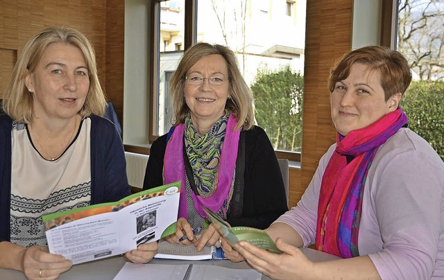 Arbeiten Hand in Hand fr Pflegebedrf... Petra Oelschlegel und Stefanie Borho   | Foto: Christiane Weishaupt