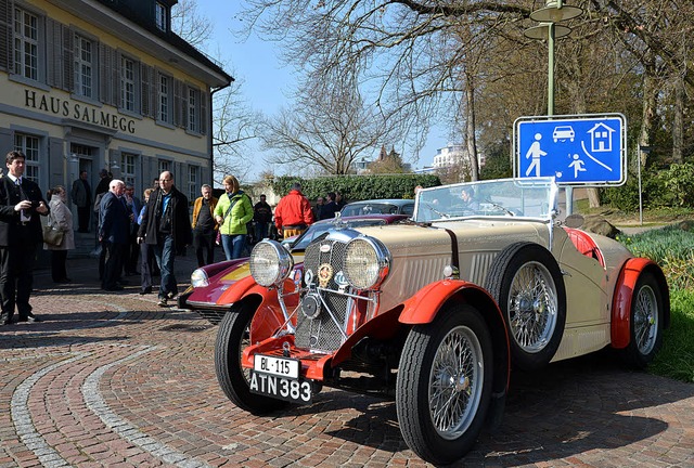 Jedes Auto ein Einzelstck mit Museums...s Salmegg zog begeisterte Autofans an.  | Foto: Martin Eckert