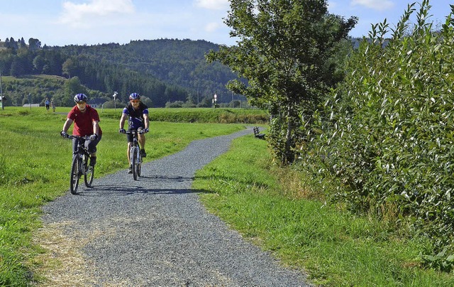 Ob mit dem Fahrrad oder in Wanderstief...ren Urlaub im Bernauer Tal verbringen.  | Foto: Sebastian Barthmes