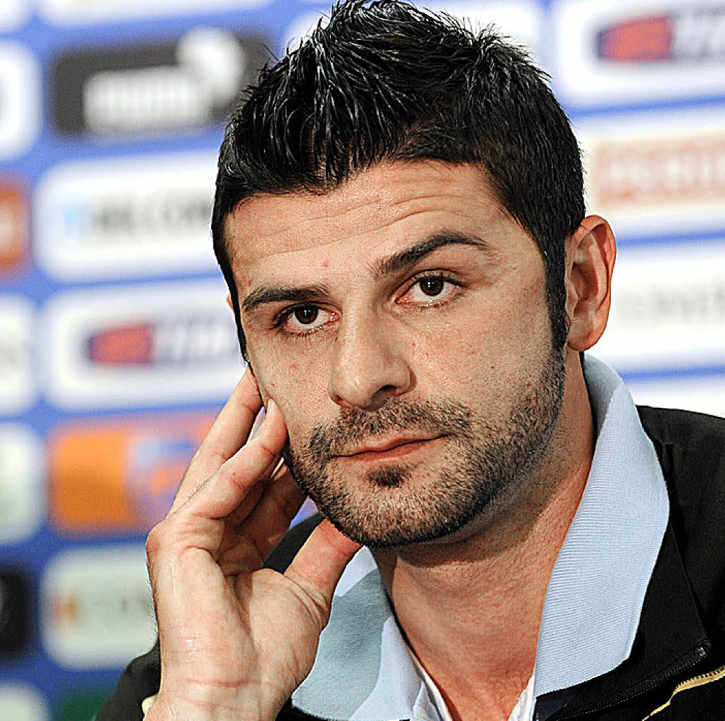 Italienischer ExFußballprofi Vincenzo Iaquinta vor Gericht Panorama