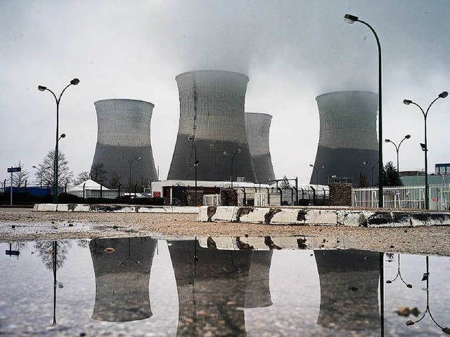 Blick auf das  Kernkraftwerk Bugey im Sdosten Frankreichs  | Foto: JEFF PACHOUD