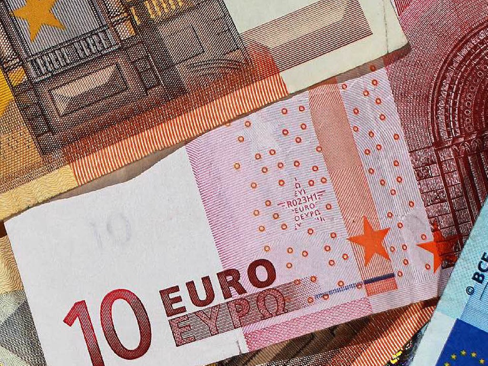 Mit einem 10-Euro-Schein aus dem &#822...inen Drogendeal bezahlen (Symbolbild).  | Foto: dpa