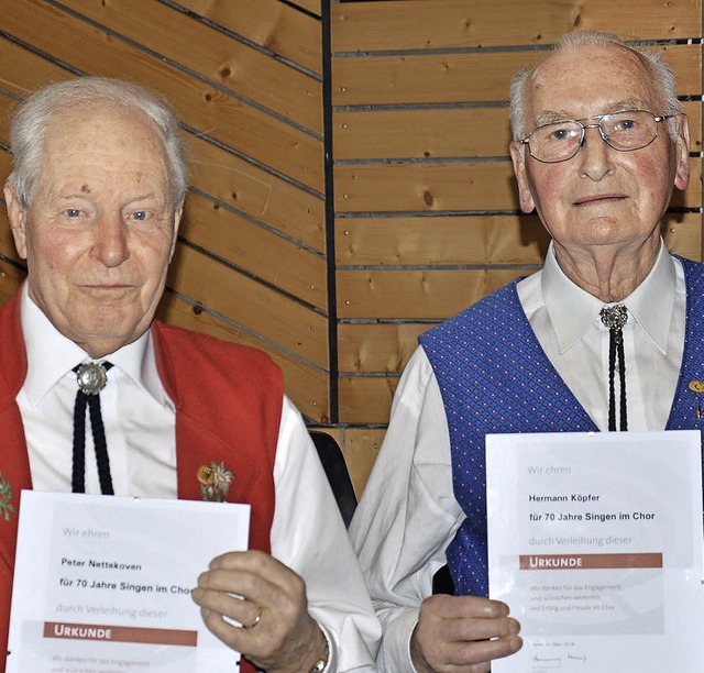 Fr 70 Sngerjahre wurden Peter Nettek...emannischen Chorverband ausgezeichnet.  | Foto: Georg Diehl