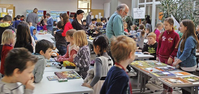 Viel zu verkaufen hatten die Kinder be...hmarkt in der Frstabt-Gerbert-Schule.  | Foto: Christiane Sahli