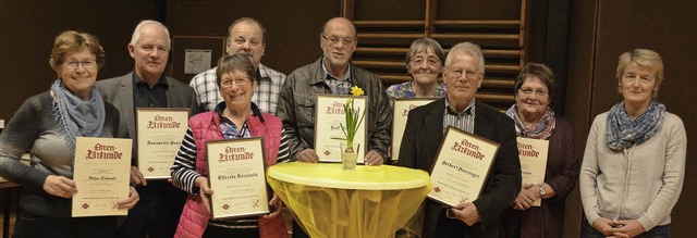 Lange Jahre im Verein aktiv: Helga Sch...Schuler und  Margret Rehm (von links).  | Foto: Rebekka Kiefer