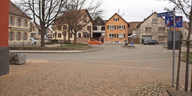 Das Lweneck in Sasbach und die Einmn...ittelinsel zur Hauptstrae kommt weg.   | Foto: Haberer