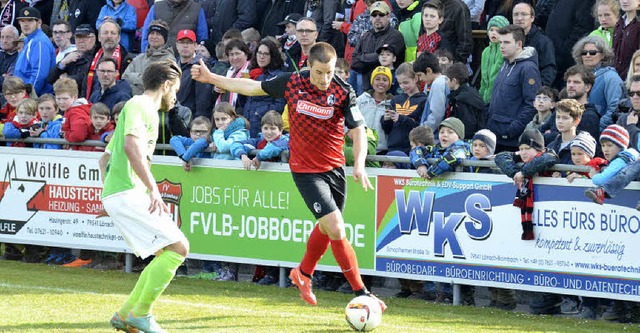 Daumen hoch fr das Event im Grttpark... beim Test gegen den FC Schaffhausen.   | Foto: Christian Engel