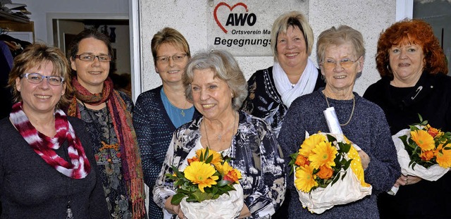 Der Vorstand der AWO Maulburg mit Ina ... Treue zur AWO Elisabeth Fiabane aus.   | Foto: Georg Diehl