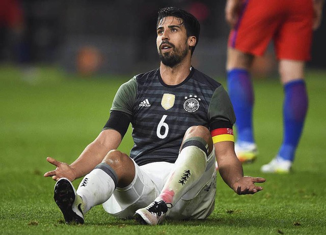 Der Deutsche Sami Khedira kann es nich...ine 2:0-Fhrung noch aus der Hand gab.  | Foto: dpa