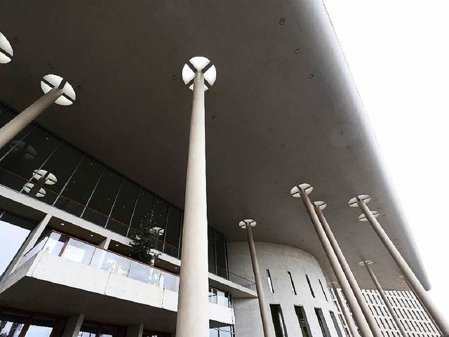 Das Freiburger Konzerthaus am Hauptbahnhof wird zur Zeit renoviert.  | Foto: Ingo Schneider