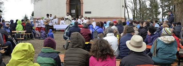 Endingen. Eucharistiefeier  vor der St. Katharina Kapelle.  | Foto: Roland Vitt