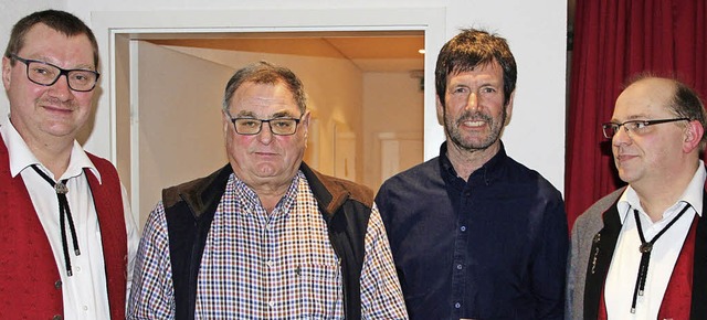 Gisbert Gottschaldt (l.) und Rolf Dreh...efzer zu Ehrenmitgliedern des Vereins.  | Foto: Rolf-Dieter Kanmacher