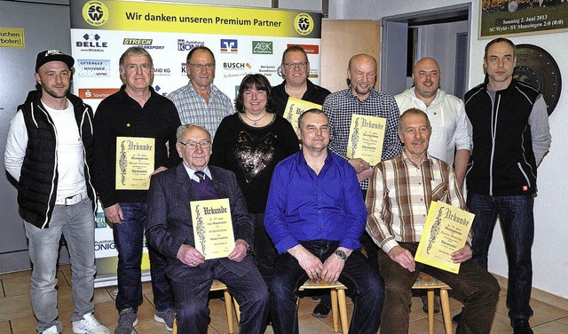 Langjhrige Mitglieder des SC Wyhl wurden geehrt.   | Foto: Jrgen Schweizer