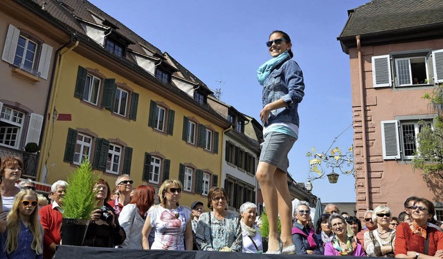 Wo Models mit der Sonne um die Wette s...tplatz zieht immer viele Besucher an.   | Foto: Archivfoto: Susanne Mller