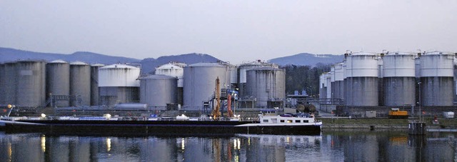 900 Millionen Liter Benzin, Diesel, He...s Birsfelder und des Auhafens (Bild).   | Foto: Ralf Staub