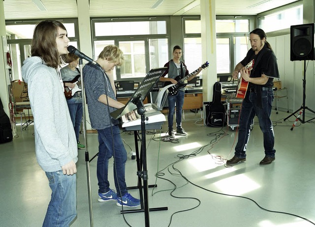 Auch wenn die Kpfe rauchen beim Bandw...soll ein ffentlicher Auftritt folgen.  | Foto: Silke Hartenstein