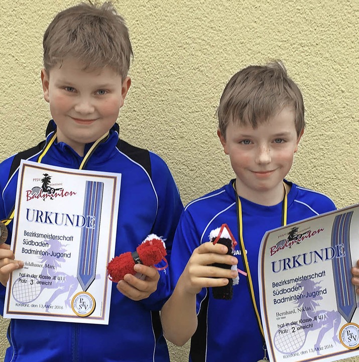 <BZ-FotoAnlauf>ESV Badminton:</BZ-Foto...Bernhard (rechts) und Marc Schildhauer  | Foto: Privat