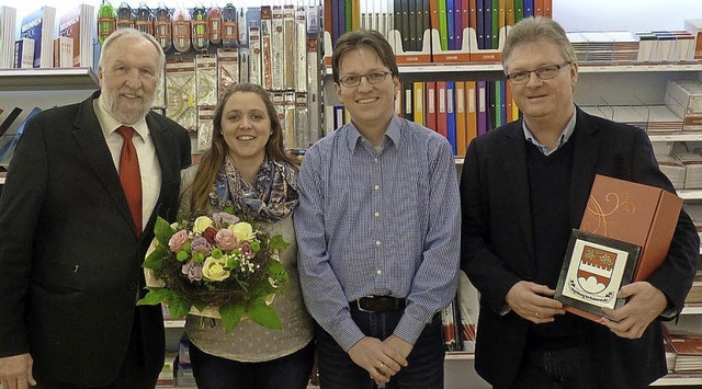 Der stellvertretende Brgermeister Udo...e Schupp zur Erweiterung ihrer Firma.   | Foto: Herbert trogus