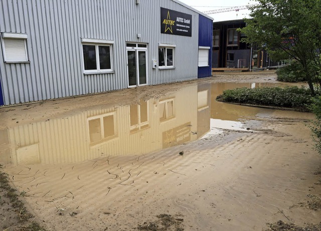 Das nach dem Starkregen  im Juni 2015 ...ingang zum Gewerbegebiet Rheinweiler.   | Foto: Jutta Schtz