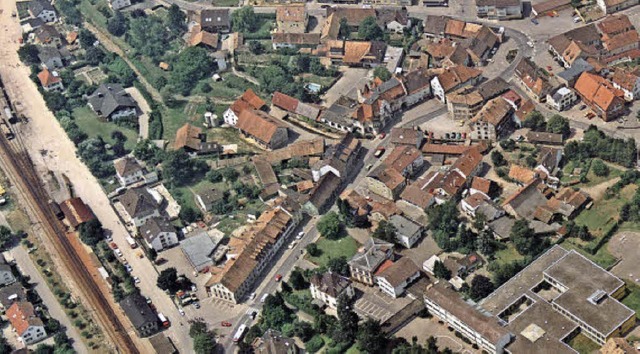 Eine Luftaufnahme des Ortskerns von St...hlehof-Areal steht noch der Eiche-Hof.  | Foto: Sammlung  Schaum 