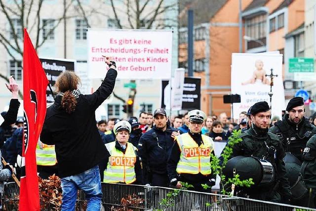 Demo und Gegendemo: Piusbrder protestieren gegen Abtreibung