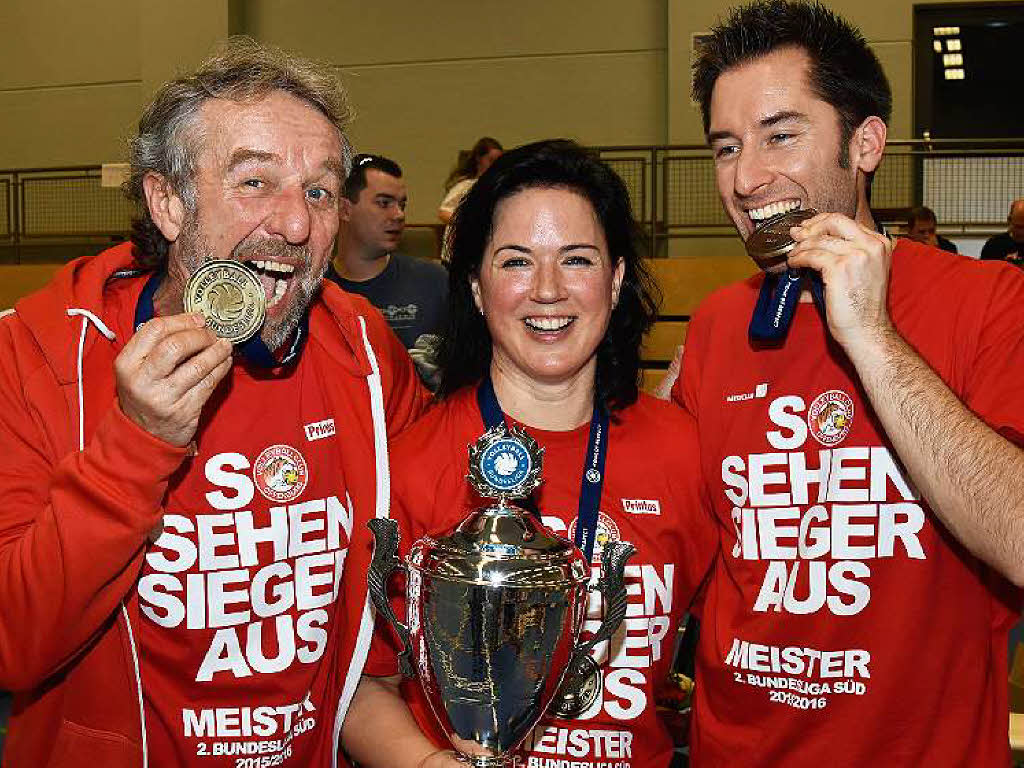 Der Titelgewinn ist auch der Erfolg einer Familie: Fritz, Tanja und Florian Scheuer (von links).