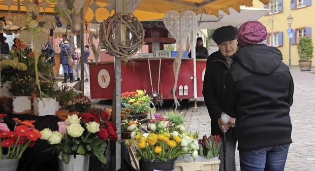 Die ersten Frhlingsboten gibt es am Blumenstand von Petra Wissert.   | Foto: Erika Sieberts