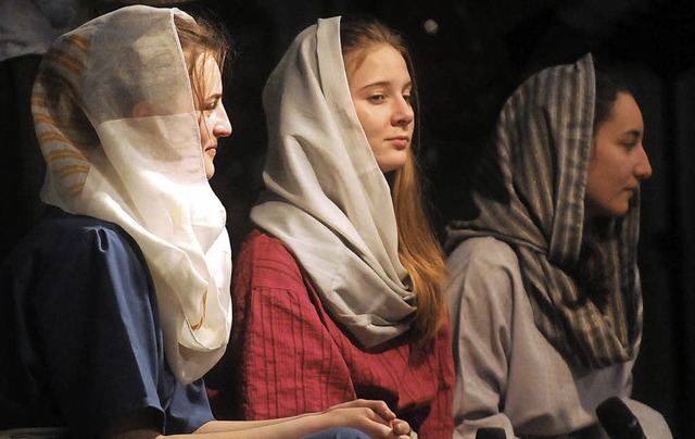 Die Frauen der Jnger mucken dagegen a...ie von vielem ausgeschlossen bleiben.   | Foto: Wolfgang Knstle