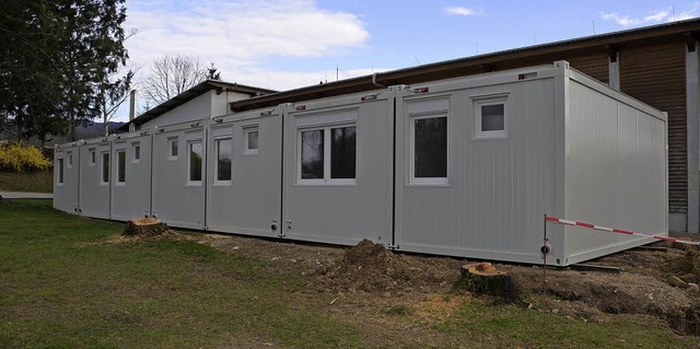 Wenn das Mobiliar geliefert ist, knne...chtlinge in die Container einziehen.   | Foto: Andrea Gallien