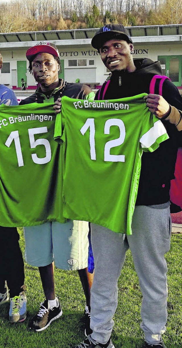 Ali und Omar aus Gambia trainieren beim FC Brunlingen.   | Foto: Bombardi
