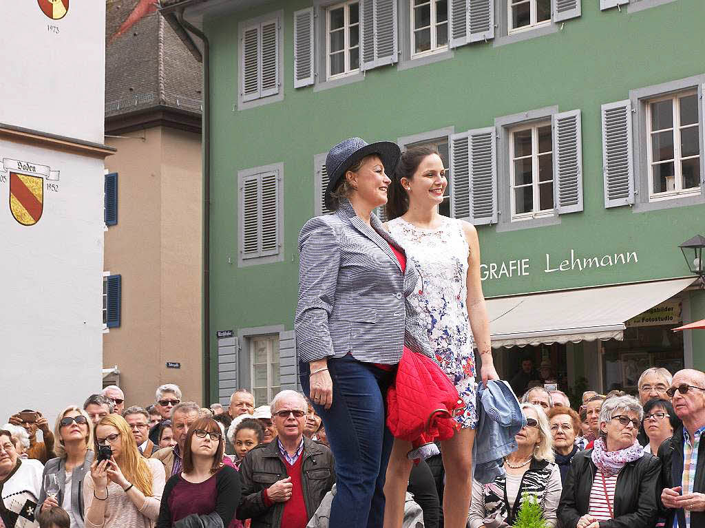 "Blhendes Staufen": Der verkaufsoffene Sonntag und die Modeschauen  lockten  zahlreiche Besucher an.