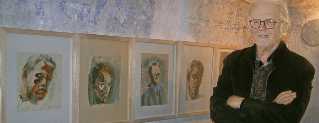 Galerist Robert Keller feiert das 20-J...r Bilder von Adolf Strbe ausgestellt.  | Foto: Roswitha frey
