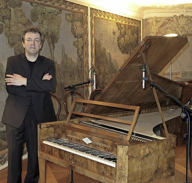 Der Pianist Tobias Koch brachte den Hammerflgel zum Klingen.  | Foto: Dorothee Philipp