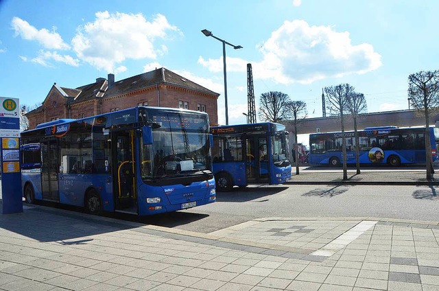 Am zentralen Busbahnhof startet die &#...d es ab 2017 zustzliche Linien geben?  | Foto: Gerhard Walser