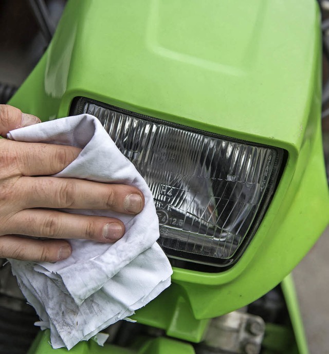 Die Motorradfahrer starten wieder in die Saison.  | Foto: DPA