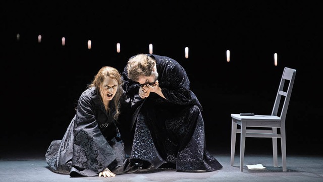 Sie knnen nicht ohne einander: Lady M...ana Serjan) und Macbeth (Markus Brck)  | Foto: M. rittershaus