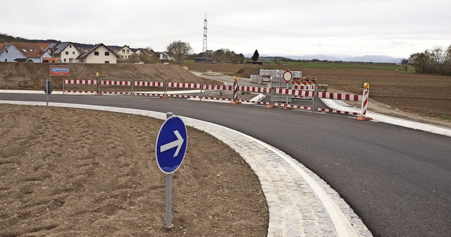 Blick vom neuen Kreisverkehr bei Riege...ntsteht die &#8222;Breite III&#8220;.   | Foto: Haberer