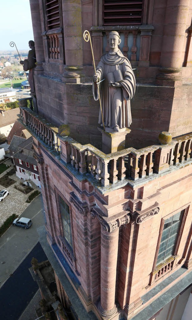 Am Kirchturm in Schuttern prangt Pirmin.   | Foto: Archivbild: Christoph Breithaupt