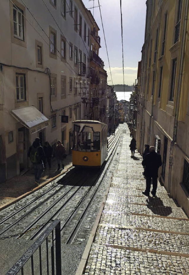 Zurck in die Vergangenheit: Lissabon ...hr als eine reine Touristenattraktion.  | Foto: Dorothee Soboll
