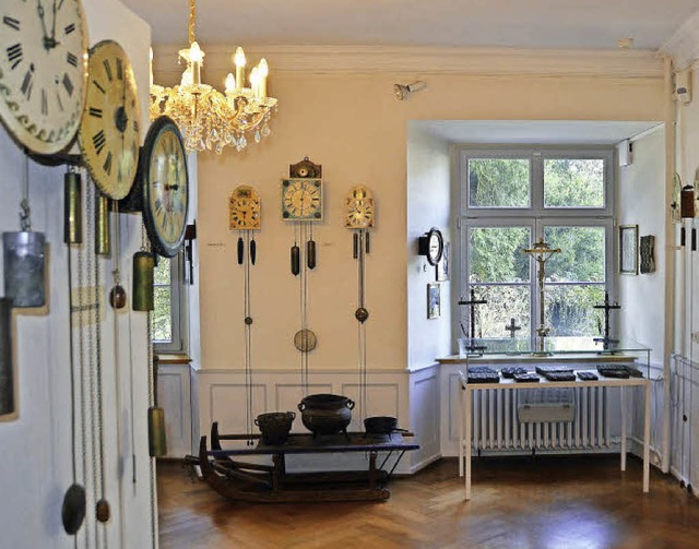 Wo jetzt im Schloss Schnau noch Uhren...n bald das Scheffel-Zimmer entstehen.   | Foto: Hrvoje Miloslavic