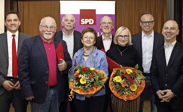 SPD-Ehrungen (von links): MdB Johannes...opf, und Vorsitzender  Rinderspacher.   | Foto: hef
