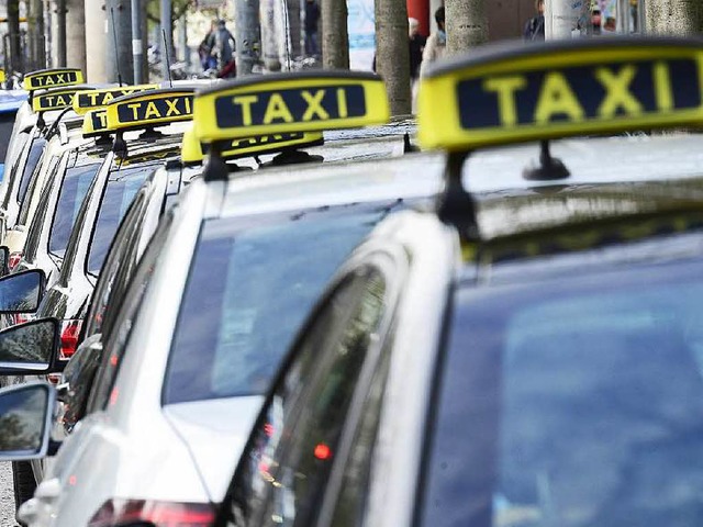 Wer Taxi fahren will, muss ab Mai mehr...zt wurden die Tarife Ende 2013 erhht.  | Foto: Ingo Schneider
