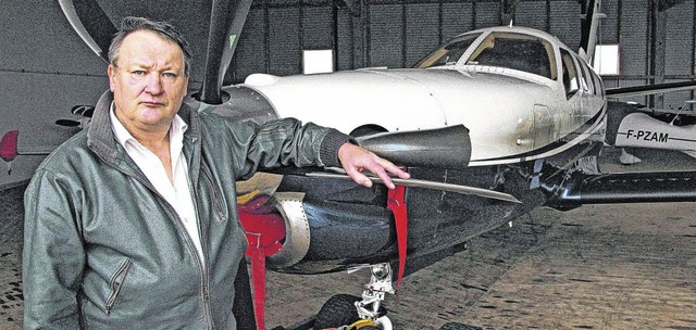 Flugplatz-Geschftsfhrer Michael Schl...t dem  Geschftsjahr 2015 zufrieden.    | Foto: Gnter Vollmer