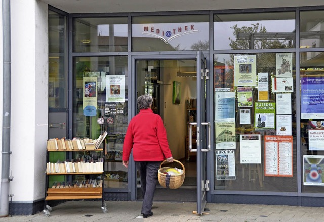 Vom  Markteinkauf gleich zur  Mediathe...Freitag geht das in Efringen-Kirchen.   | Foto: Langelott